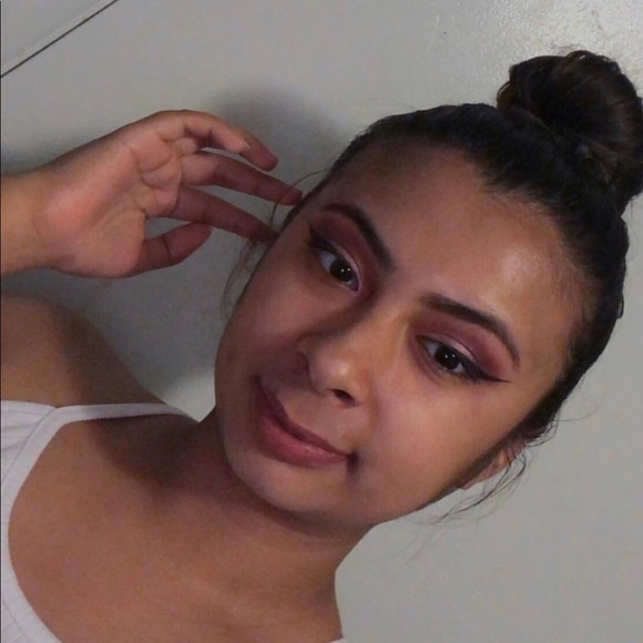 Meet your Posher, Joanna - Picture 1 of 1